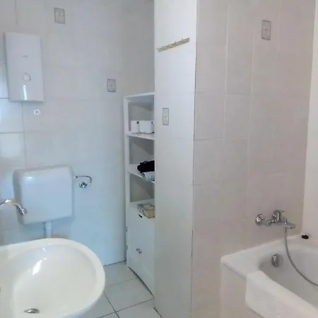 Weingut-ferienwohnung Heinz Dostert نيتيل