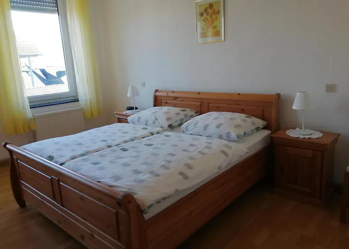 Weingut-ferienwohnung Heinz Dostert 니텔