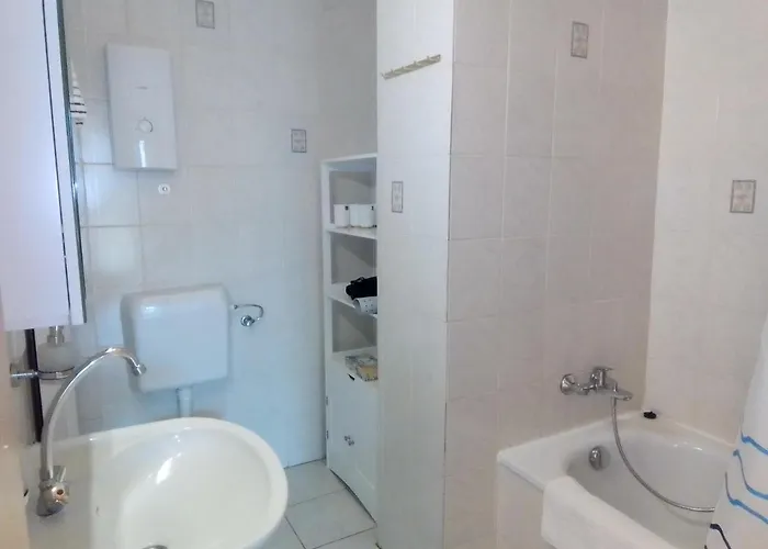 Weingut-ferienwohnung Heinz Dostert 니텔